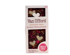En bild som visar Van Ufford Chokladkaka Hot Love - mörk choklad med hallon ,chili och vita chokladhjärtan från Kalmar Chokladfabrik