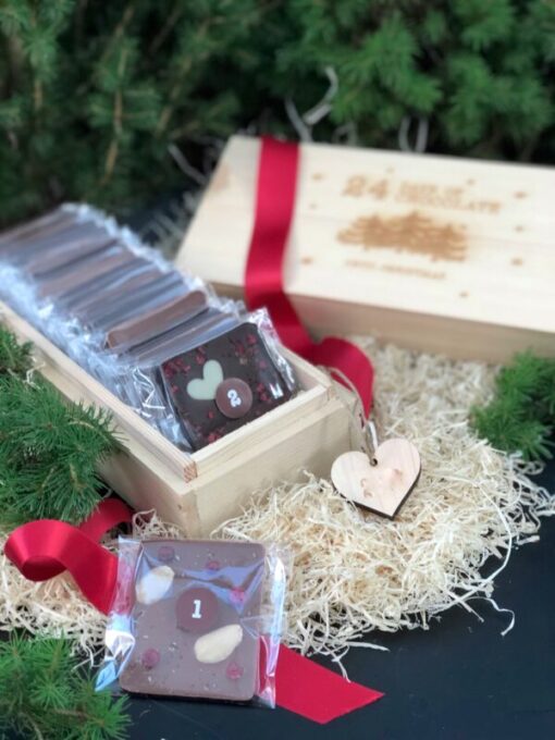Chokladkalender 2024 *24 days of Chocolate until Christmas* (trären)
