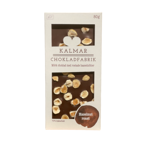 En bild som visar Hazelnut roast - Handgjord och ekologisk chokladkaka i mörk 70% choklad med rostade hasselnötter. Premiumchoklad tillverkad av Kalmar Chokladfabrik.